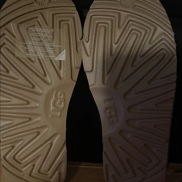 UGG Brown Slippers with Vibrant Pink Details - Picture 11 of 14